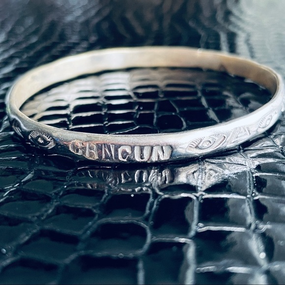 Vintage Taxco Mexico 925 Sterling Souvenir Bangle Bracelet Engraved Canc… - Picture 3 of 7